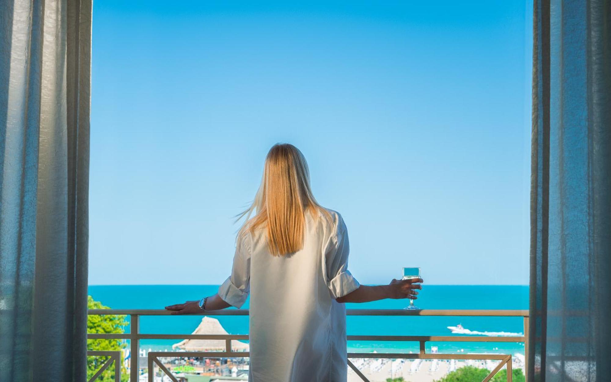 Suite mit 1 Schlafzimmer, Meerblick und Balkon - kostenloser Zugang zum Pool und kostenloses WLAN
